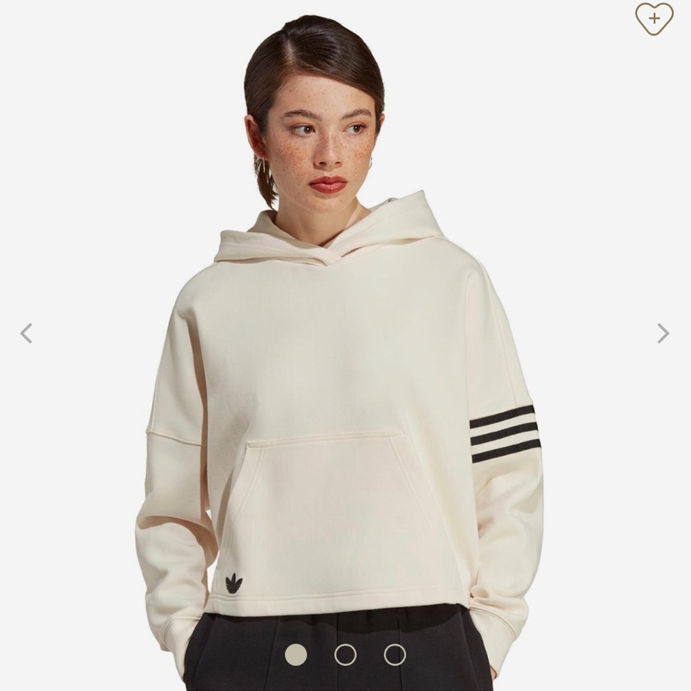 SWEATSHIRT ADIDAS
ORIGINALS NEUCLASSICS
HOODIE
Wonder White